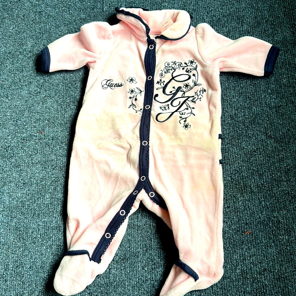 Guess body size 0-3 months